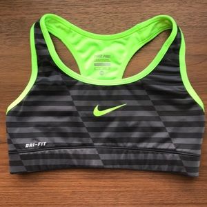 Nike pro dry fit sports bra